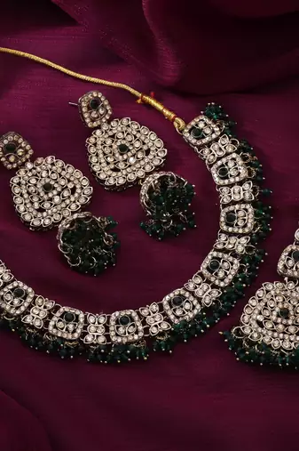 Green color kundan necklace set