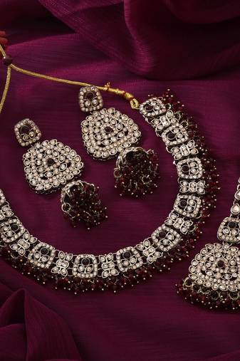 Maroon color kundan necklace set