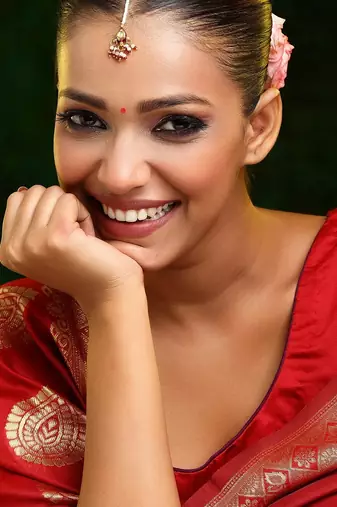 Gold plated kundan maang tikka