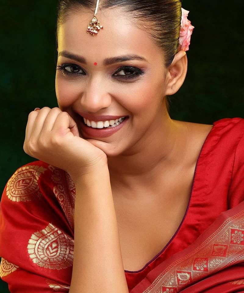 Gold plated kundan maang tikka