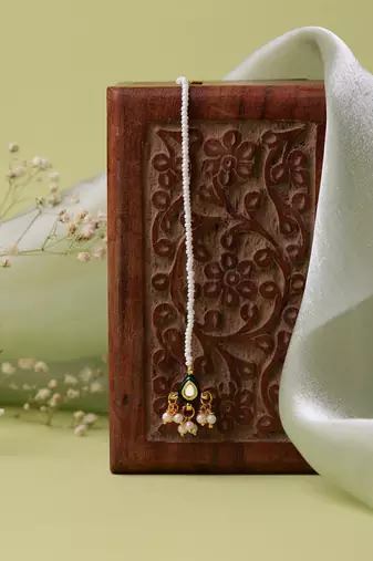 Gold plated kundan maang tikka