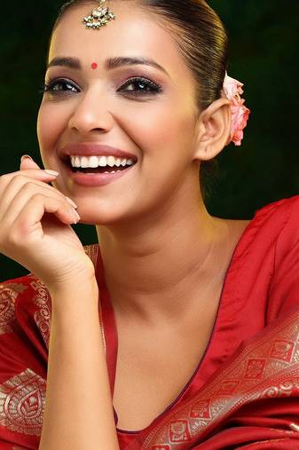 Gold plated kundan green stone maang tikka