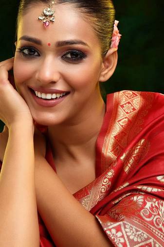 Gold plated kundan red stone maang tikka