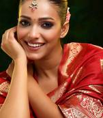 Gold plated kundan red stone maang tikka