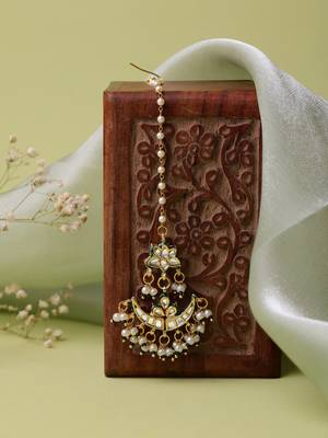 Gold plated kundan green stone maang tikka 2
