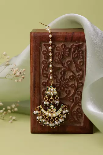 Gold plated kundan green stone maang tikka
