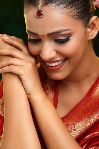 Gold plated kundan red stone maang tikka