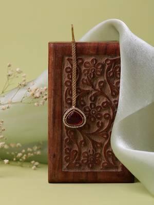 Gold plated kundan red stone maang tikka 2