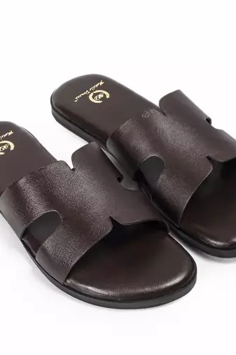 Brown solid leather flats