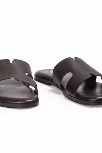 Brown solid leather flats