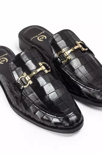 Black solid leather mules