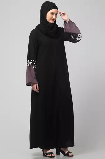 embrodery and conytrast  2 side pocket sleeves  front open abaya