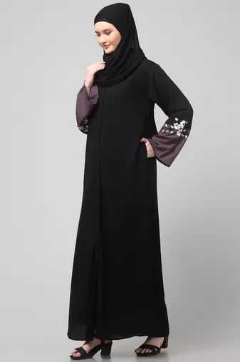 embrodery and conytrast  2 side pocket sleeves  front open abaya