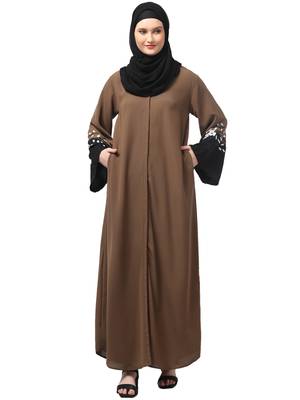 embrodery and conytrast  2 side pocket sleeves  front open abaya 1
