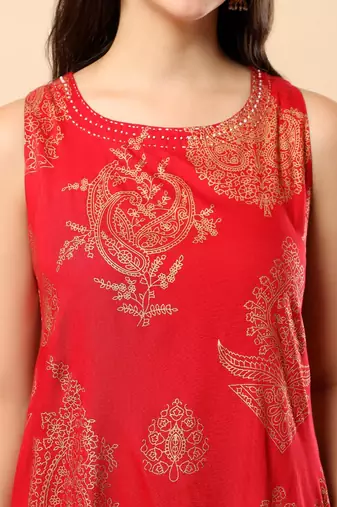 Women maroon rayon god printed & hand embroidery work kurta with trousers set