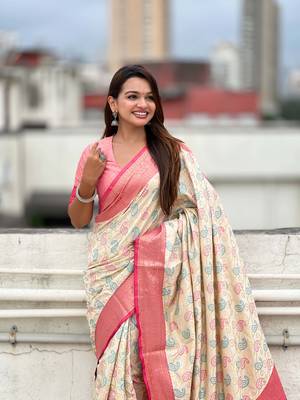 Soft silk zari woven bandhani patola saree with contrast weaves 4