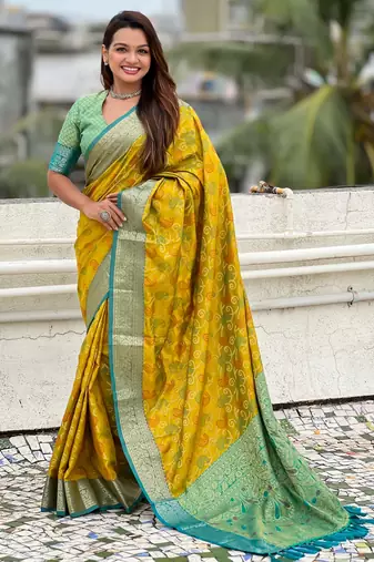 Soft silk zari woven bandhani patola saree with contrast weaves