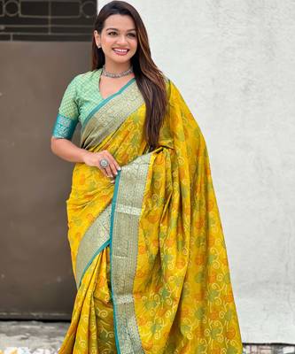 Soft silk zari woven bandhani patola saree with contrast weaves 2