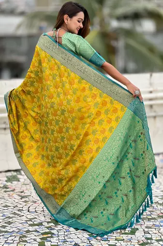 Soft silk zari woven bandhani patola saree with contrast weaves