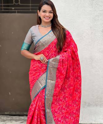 Soft silk zari woven bandhani patola saree with contrast weaves 2