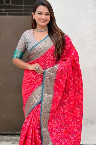 Soft silk zari woven bandhani patola saree with contrast weaves