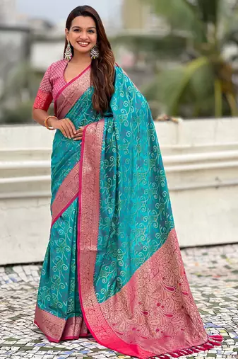 Soft silk zari woven bandhani patola saree with contrast weaves