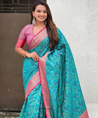 Soft silk zari woven bandhani patola saree with contrast weaves 2