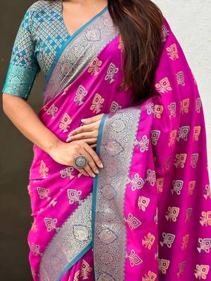 soft silk zari woven ikat patola saree with contrast weaves 3