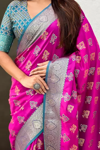 soft silk zari woven ikat patola saree with contrast weaves