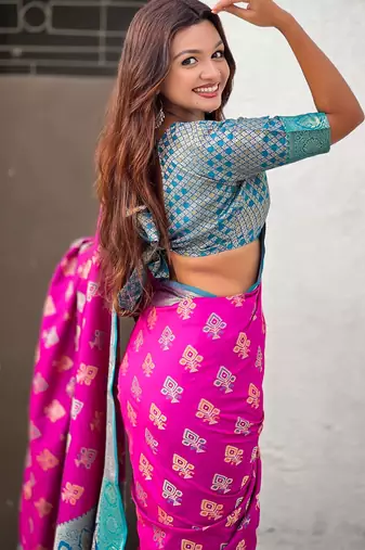 soft silk zari woven ikat patola saree with contrast weaves