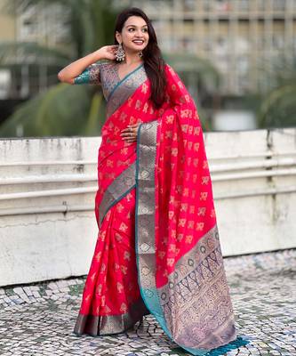 soft silk zari woven ikat patola saree with contrast weaves 5
