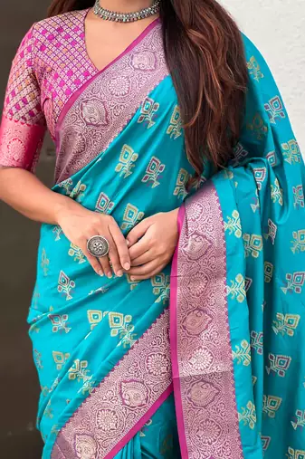 soft silk zari woven ikat patola saree with contrast weaves