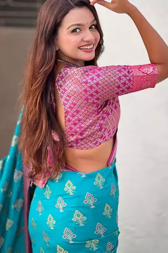 soft silk zari woven ikat patola saree with contrast weaves