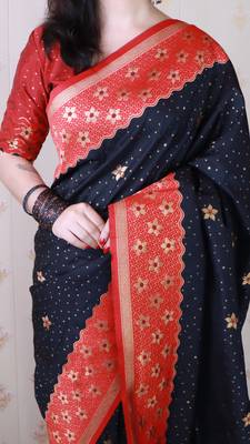 Soft silk banarasi wavy unique zari woven saree 3
