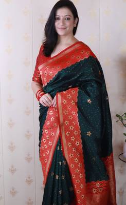 Soft silk banarasi wavy unique zari woven saree 5
