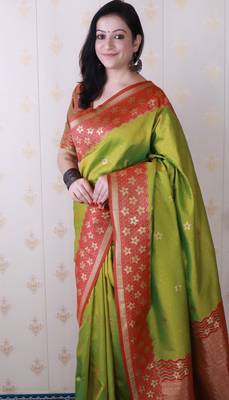 Soft silk banarasi wavy unique zari woven saree 2