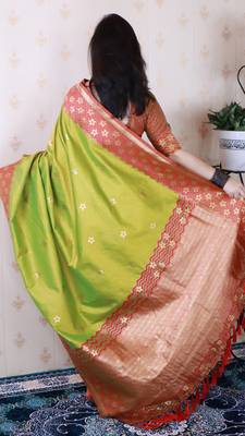 Soft silk banarasi wavy unique zari woven saree 5