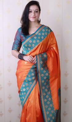 Soft silk banarasi wavy unique zari woven saree 2