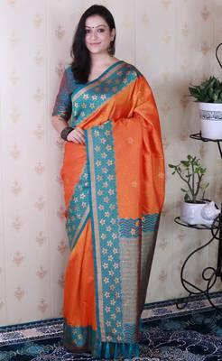 Soft silk banarasi wavy unique zari woven saree 4