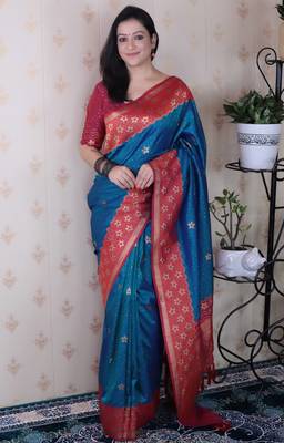 Soft silk banarasi wavy unique zari woven saree 1