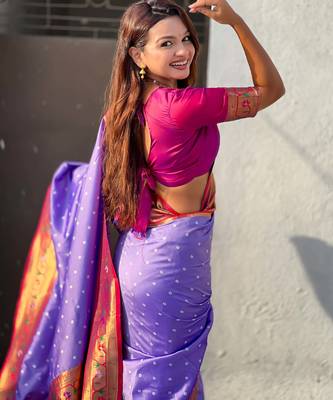 Woven bandhani paithani fusion silk saree 4
