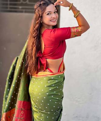 Woven bandhani paithani fusion silk saree 4