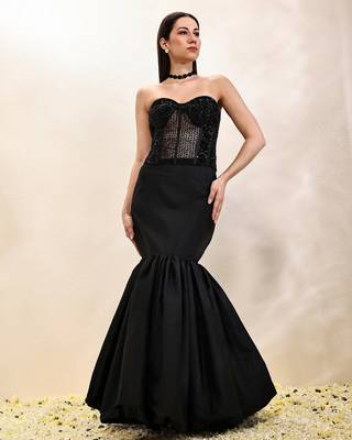 Black plain organza gown 1