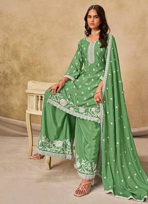 Embroidered green chinon silk blend palazzo suit 2