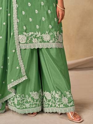 Embroidered green chinon silk blend palazzo suit 3