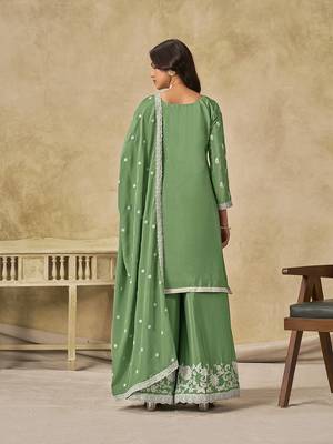 Embroidered green chinon silk blend palazzo suit 4
