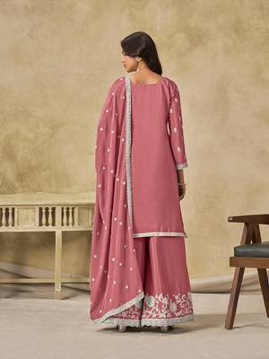 Embroidered pink chinon silk blend palazzo suit 4