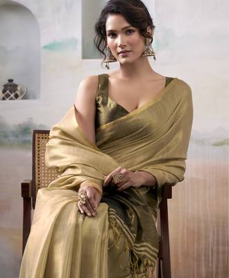 Women's beige tissue silk blend solid saree with unstitched silk blend blouse piece 3