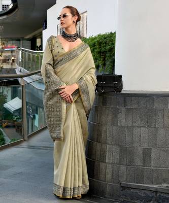 Women's khaki silk blend woven saree with unstitched silk blend blouse piece 2