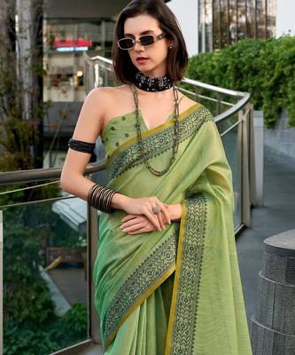 Women's green silk blend woven saree with unstitched silk blend blouse piece 2